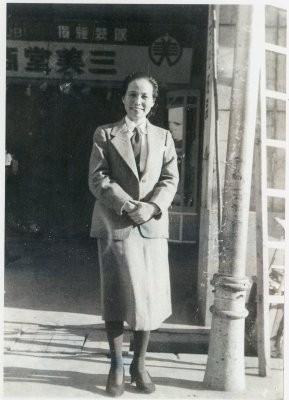 1941 年 4 月，臺南善化的孫江淮赴日探視長子及梯留學期間，幼女孫鶯（此時 10 歲）寫信給父親報告家裡的情況，以及堂弟津梁（此時 7 歲）就讀公學校一年級的訊息。（識別號 3SJH_0009-001）